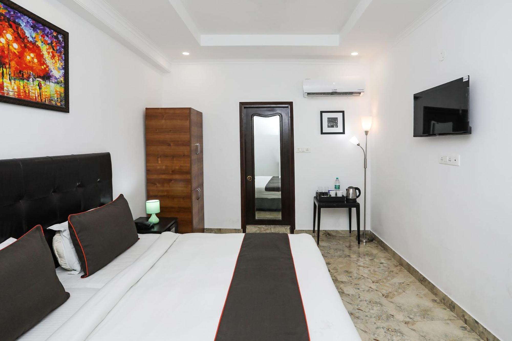 Hotel Collection O Residency Near Dwarka Sector 21 Metro Station à Kapas Hera Extérieur photo